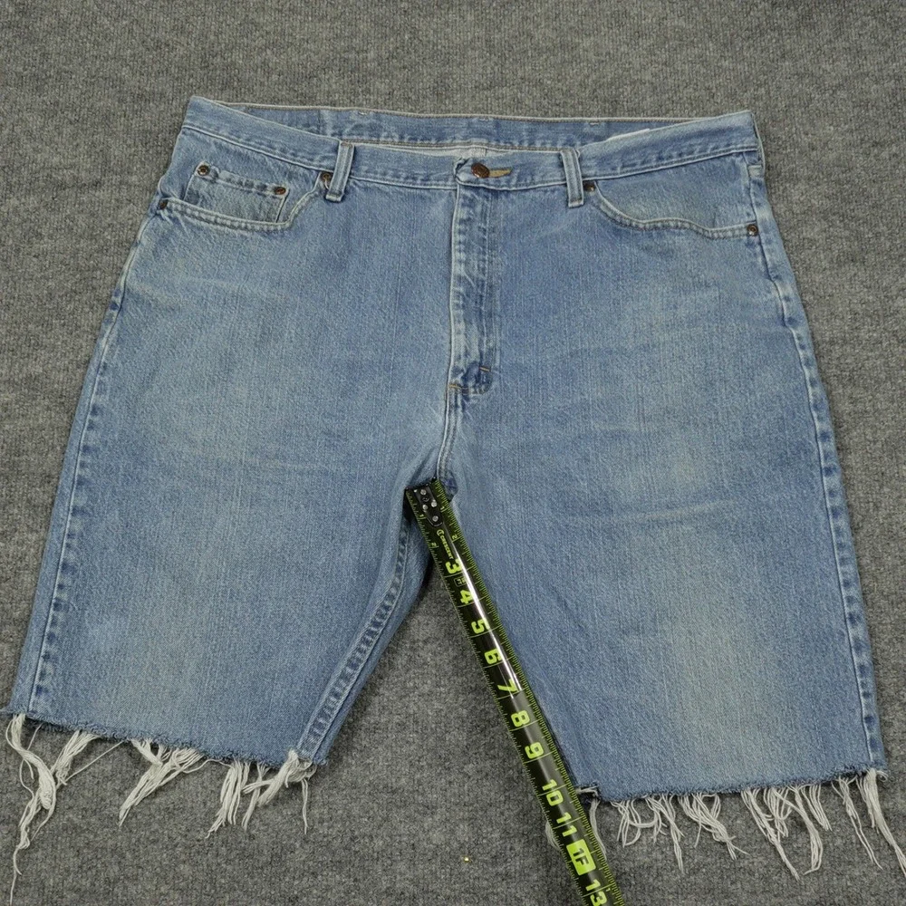 Wrangler Shorts Mens 40 Blue Light Wash Regular Fit Raw Hem Cut Off Denim Jorts